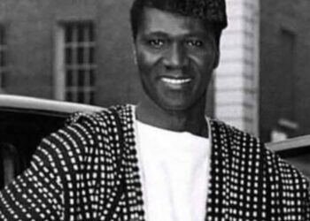 Sékou Touré, figure de l&rsquo;indépendance et du panafricanisme : un héritage guinéen divisé.